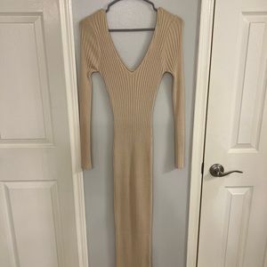 NWT Taupe v neck long sleeve ribbed dress